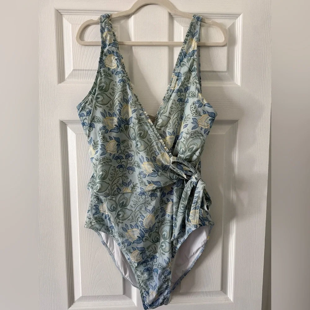 Summersalt Size 22 Wrap One Piece Floral Swimsuit ๐ - Picture 1 of 8